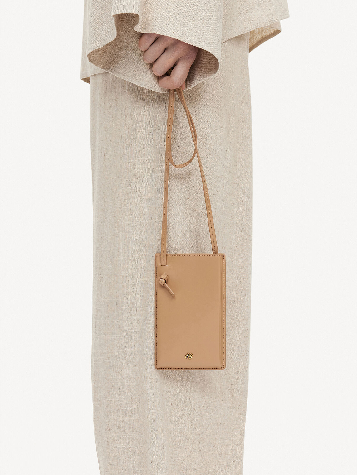 By Malene Birger Aya Leather Phone Pouch Ostali Dodaci Sand | HR_BB45871