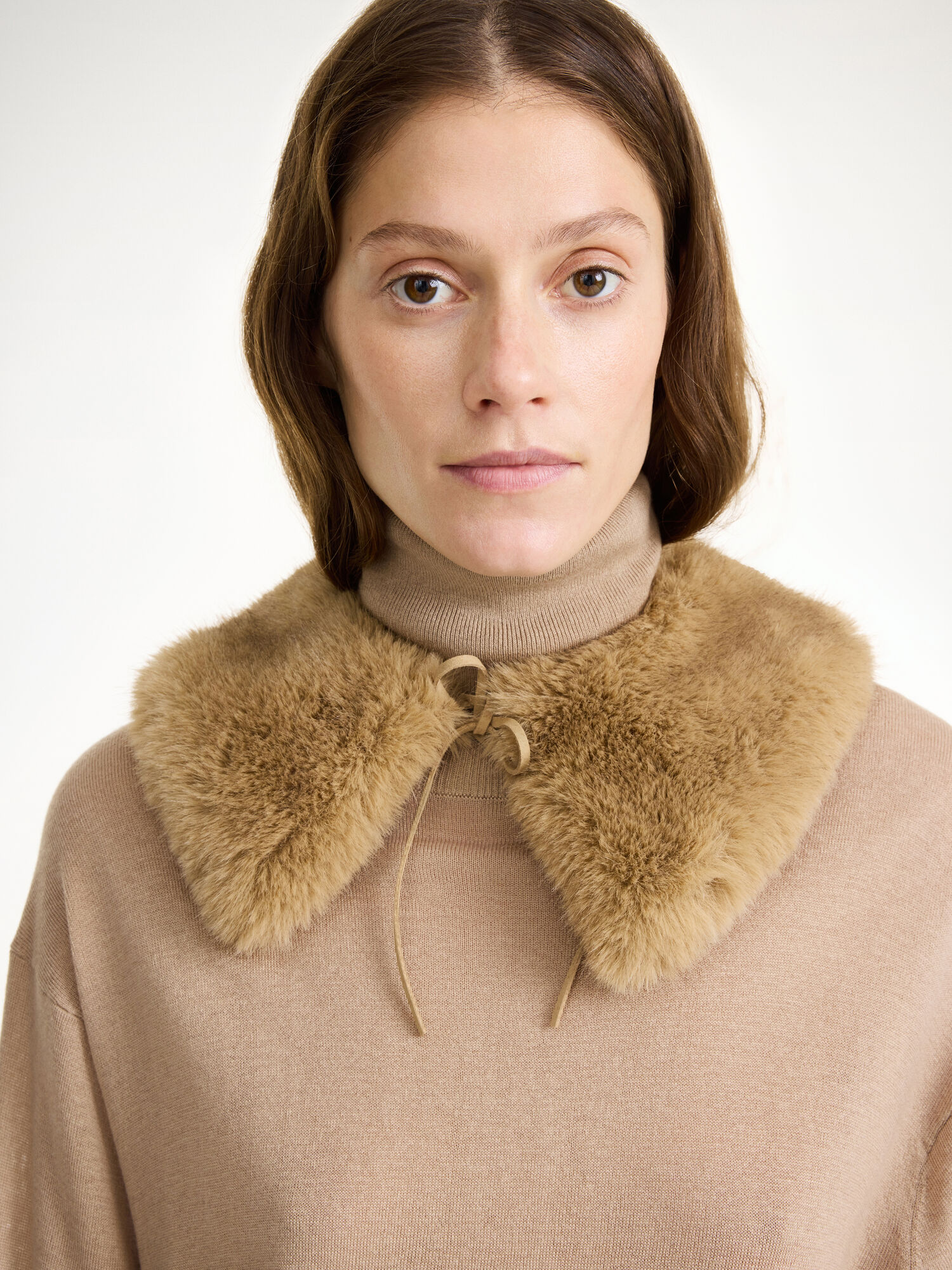 By Malene Birger Cowie Faux Fur Collar Šalovi Tannin | HR_BB86372